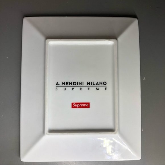 SUPREME (NYC) x ALESSANDRO MENDINI MILANO CERAMIC TRAY SET (2.PCS SET) - Picture 6 of 9